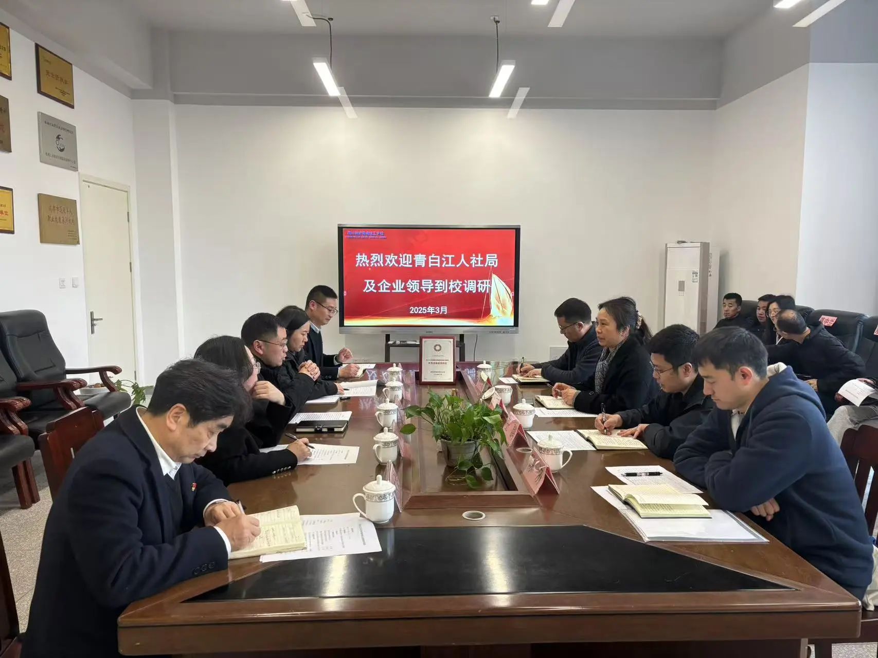 1746718896631080521.jpg 4112ff4750f9a70d5cfa02420c66caba.jpg